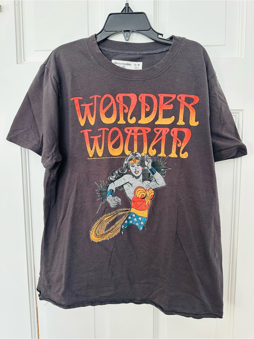 abercrombie kids Black Wonder Woman Graphic Tee with Raw Hem Sz 9/10